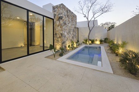 Casa en venta en Cholul Merida Finisterre de una planta con alberca